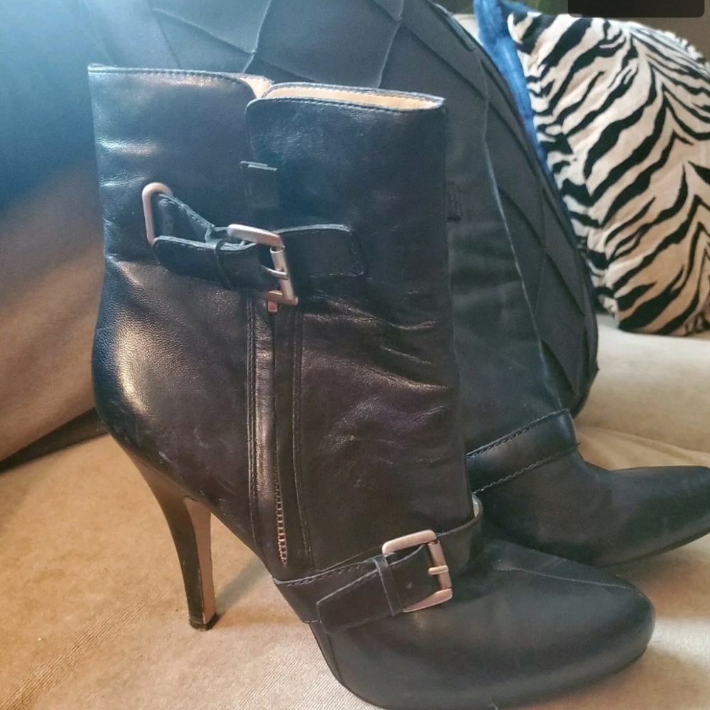 Nine West high black leather boots with zipper and buckles